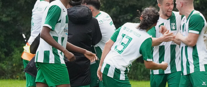 Jubel des Herren II Mannschaft beim Fußball des TBN.