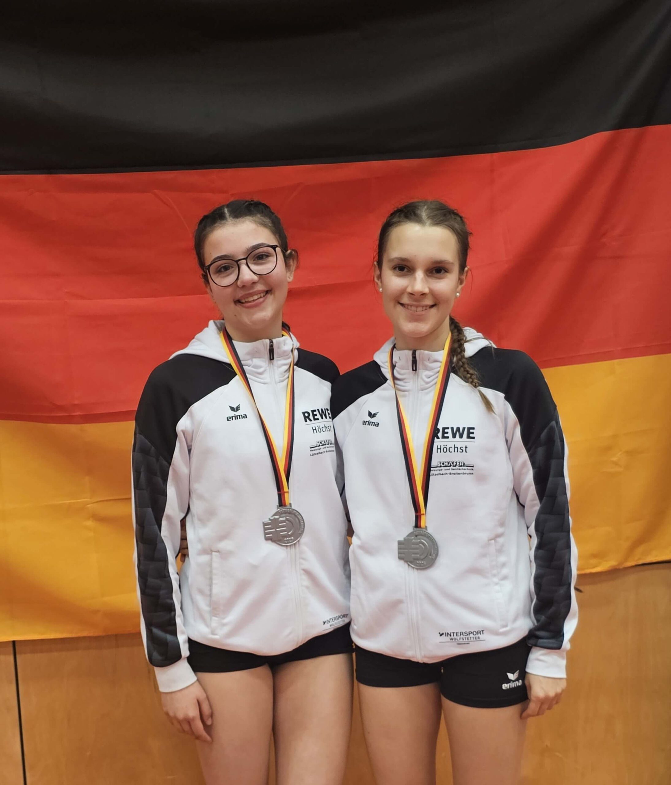 Anna Leib und TBN-Athletin Luna Kosic bei den Deutschen Teammeisterschaften Anna Leib und TBN-Athletin Luna Kosic bei den Deutschen Teammeisterschaften