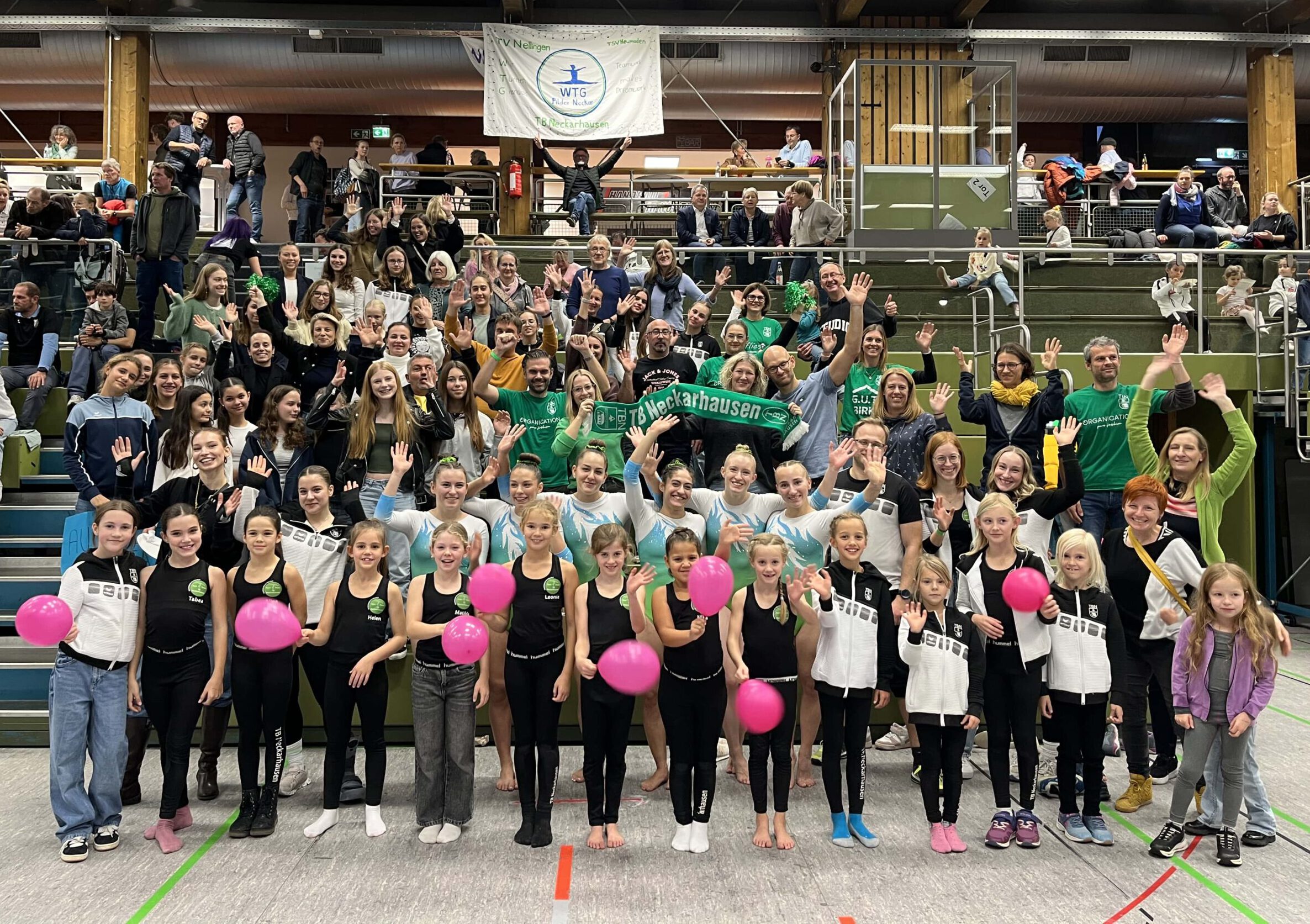 WTG-Fanblock in voll besetzter Theodor-Eisenlohr-Halle WTG-Fanblock in voll besetzter Theodor-Eisenlohr-Halle