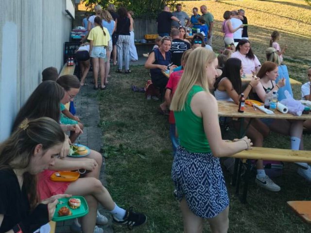 Abschluss des ersten Halbjahrs beim Sommerfest der Turn- und Rope-Skipping-Abteilung