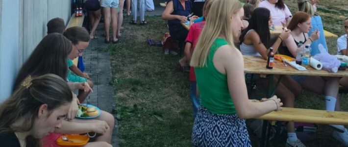 Abschluss des ersten Halbjahrs beim Sommerfest der Turn- und Rope-Skipping-Abteilung Abschluss des ersten Halbjahrs beim Sommerfest der Turn- und Rope-Skipping-Abteilung