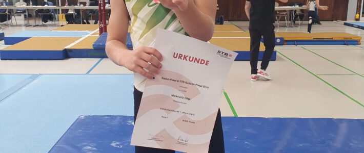 Elias Markowitz turnt sich auf Platz zwei beim STB-Schüler-Pokal der Altersklasse 7